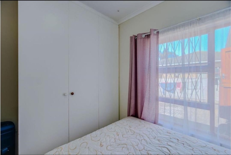 5 Bedroom Property for Sale in Overbaakens Eastern Cape